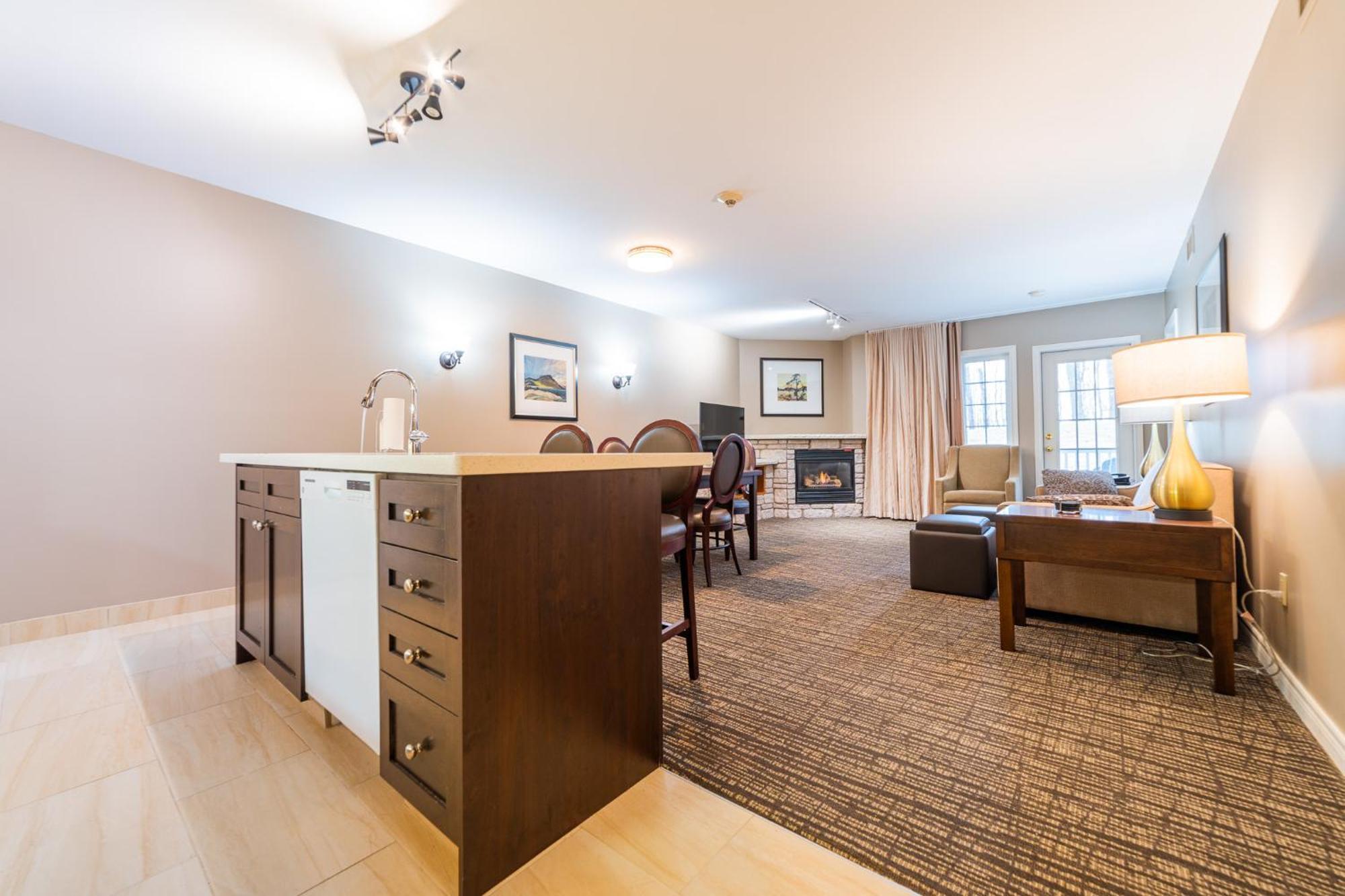 Horseshoe Valley Suites - The Azure Shanty Bay Esterno foto